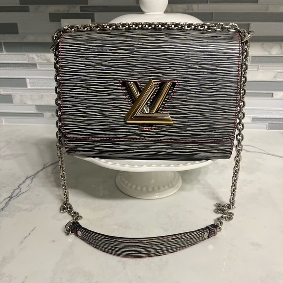 Louis Vuitton Handbags - Louis Vuitton Navy & White Epi MM Twist Chain Shoulder/Crossbody Bag